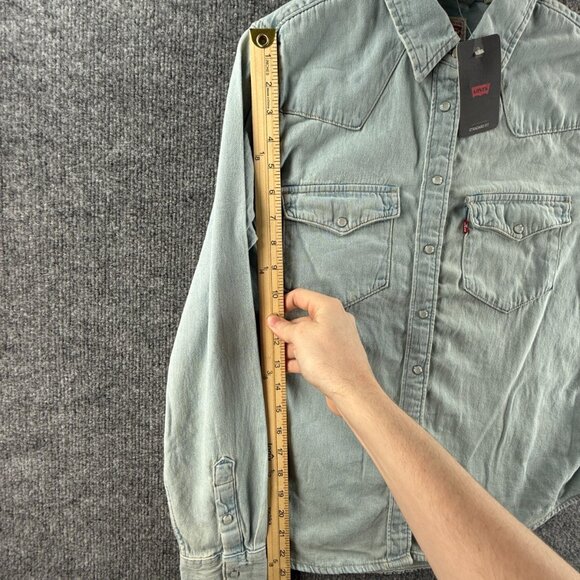 NWT Levi’s Pearl Snap Up Shirt Western Denim Pockets Lightweight Medium Blue - Picture 11 of 15